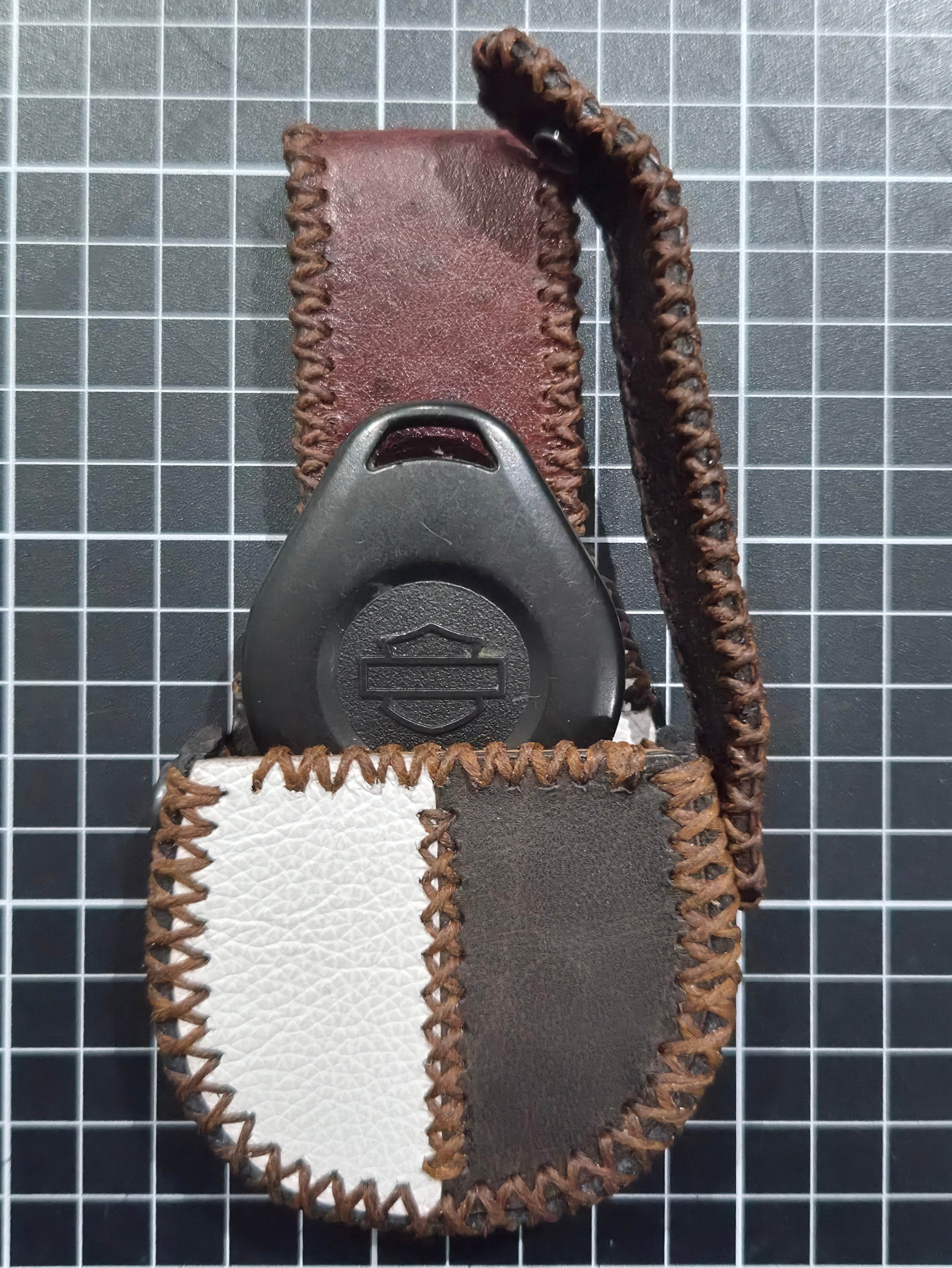 SIDE LATCH FOB HOLDER